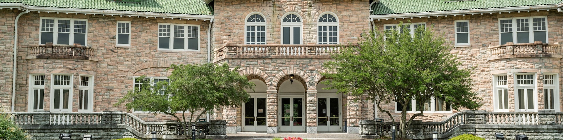 Pink Palace Museum featuring a house