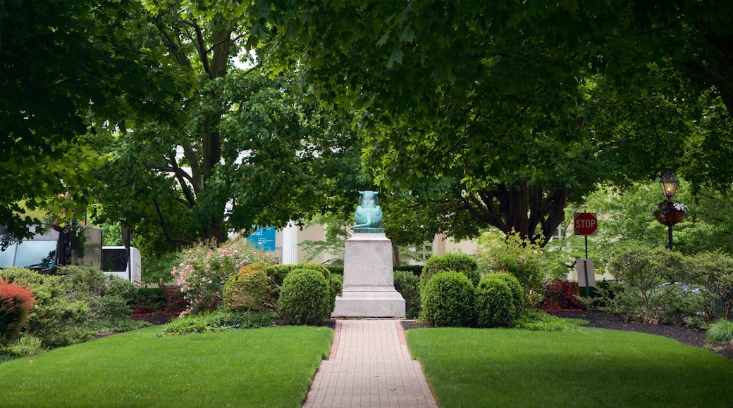 Palmer Square featuring a park and outdoor art