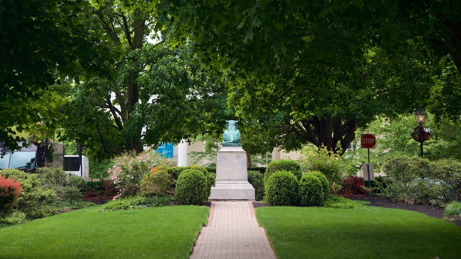 Palmer Square featuring a park and outdoor art