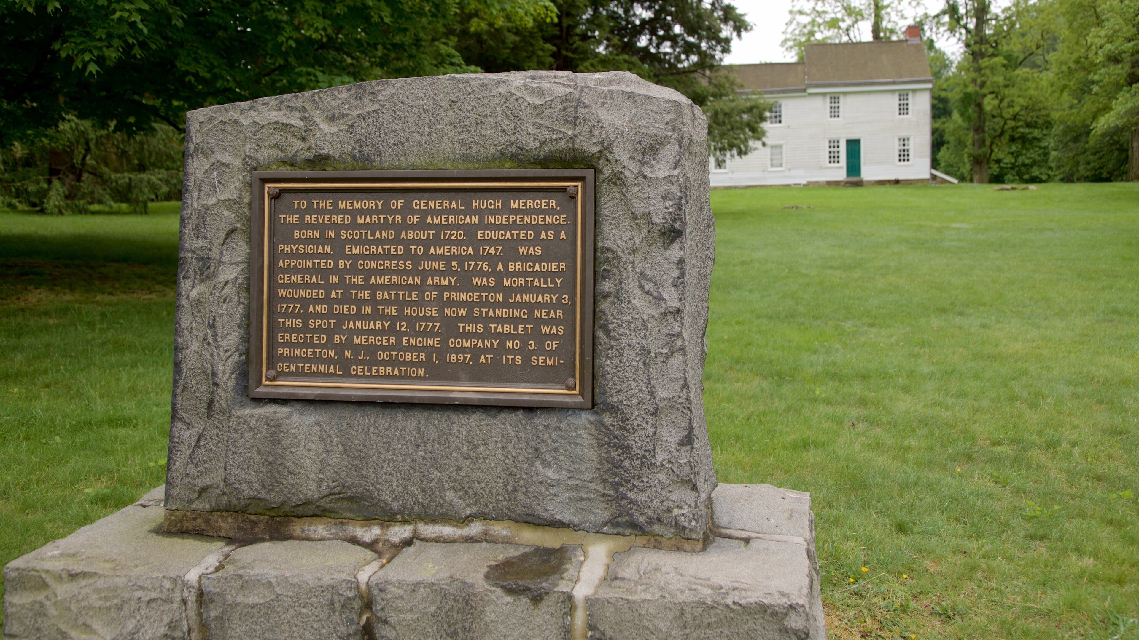 Parque estatal Princeton Battlefield mostrando una casa y un jardín