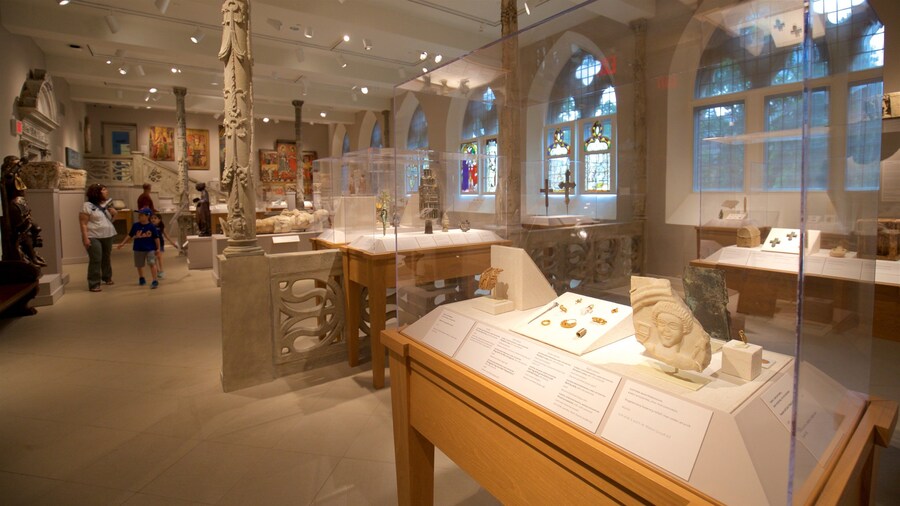 Musée d\'art de l\'université de Princeton montrant art et vues intérieures