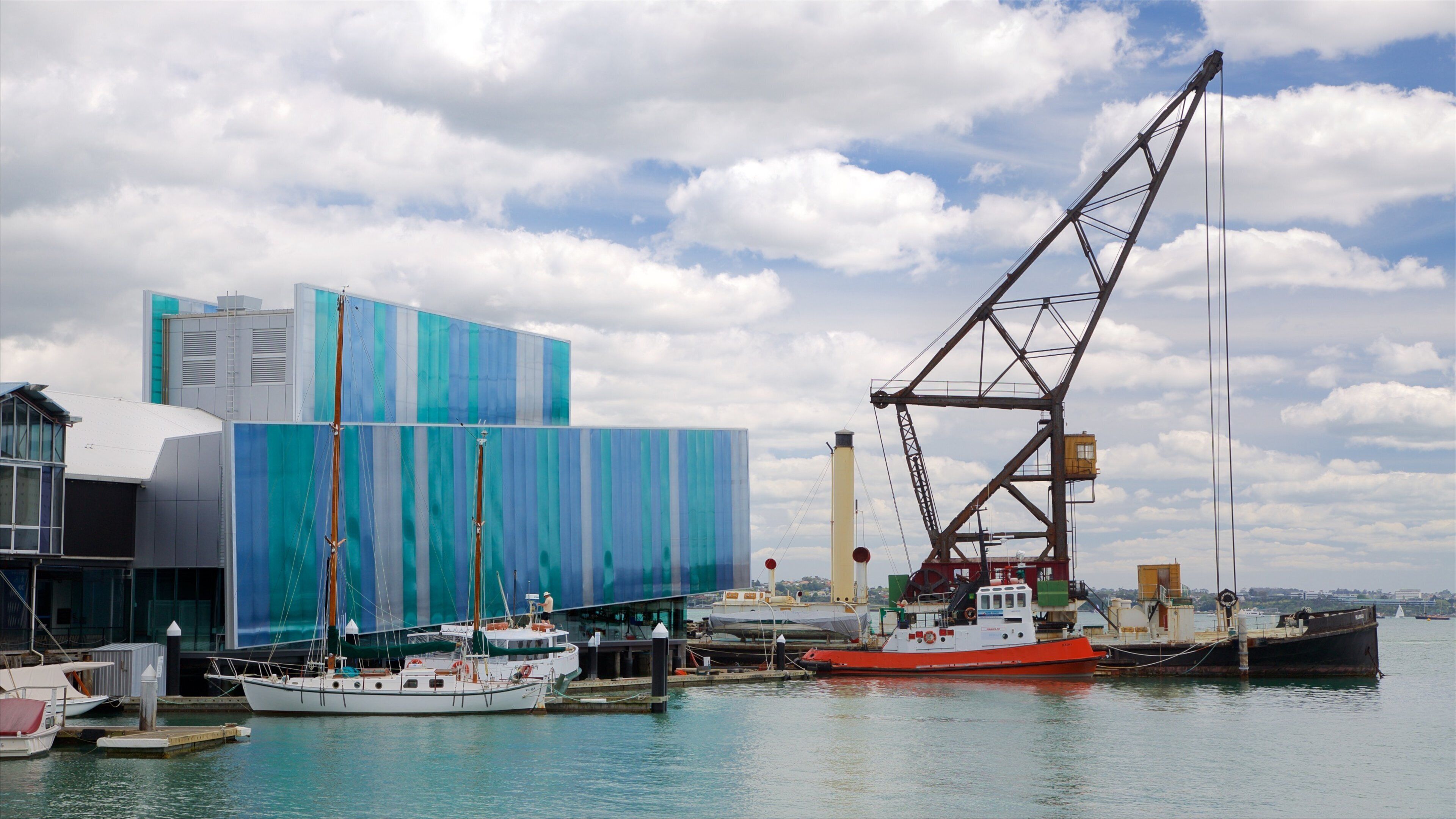 New Zealand National Maritime Museum which includes a marina and modern architecture