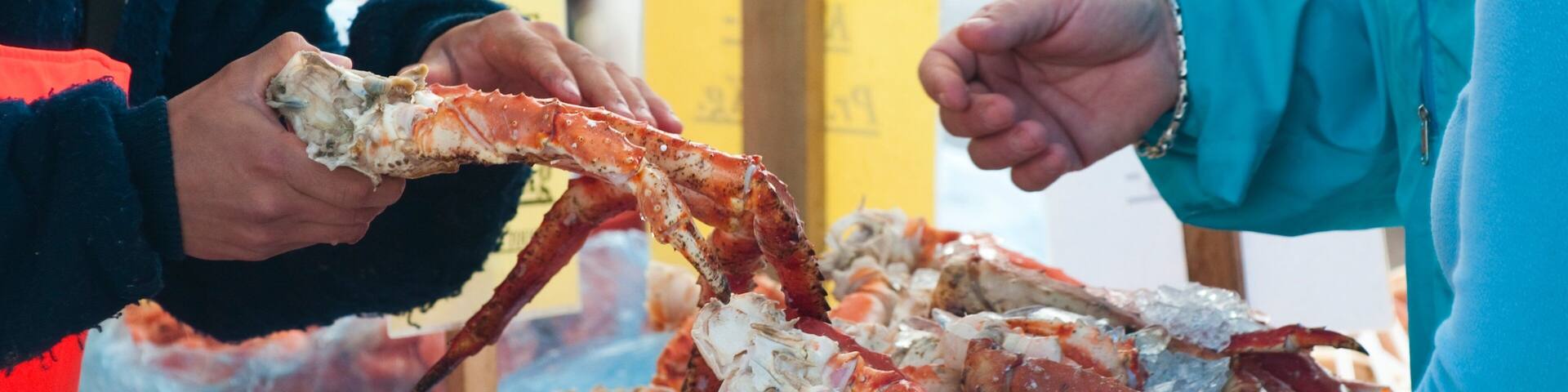 Torget Fishmarket showing markets and food