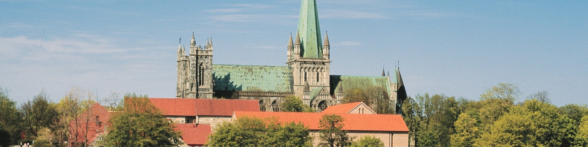 Archbishop\'s Palace featuring heritage architecture and a castle
