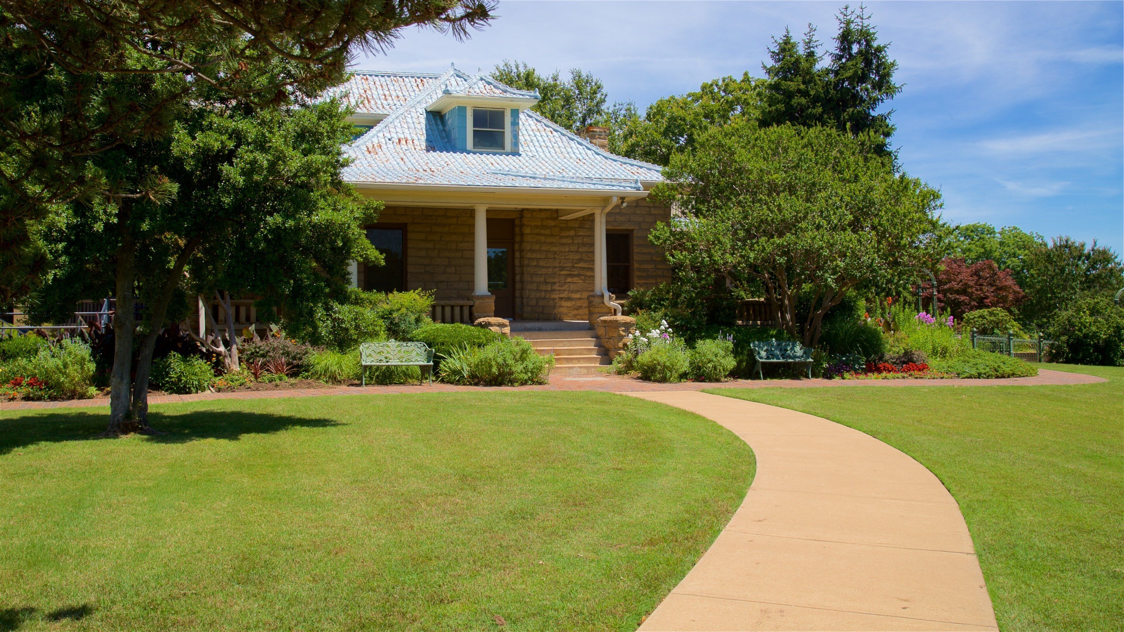 Gilcrease Museum which includes a house and a park