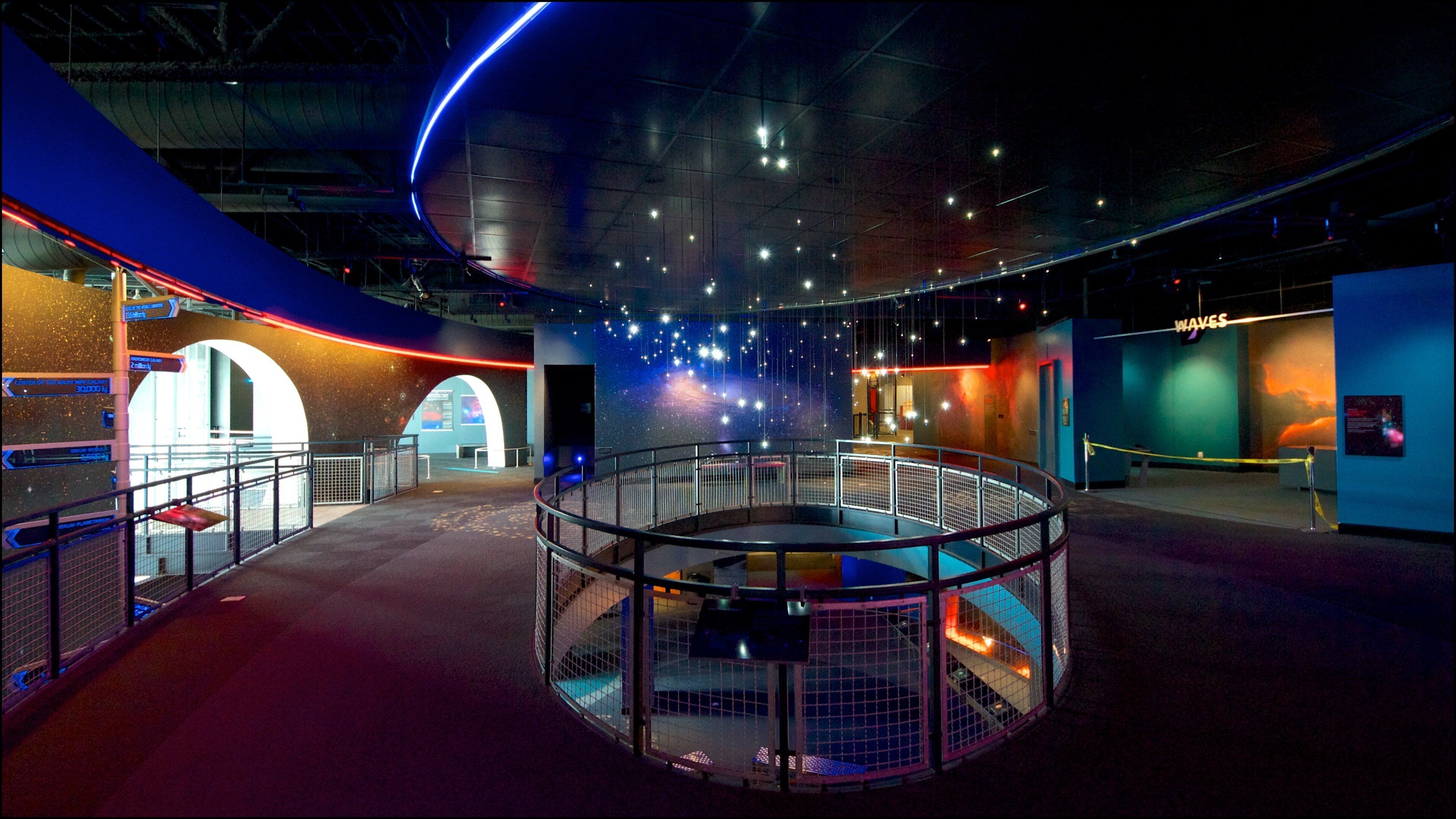 Adventure Science Center que incluye vista interna