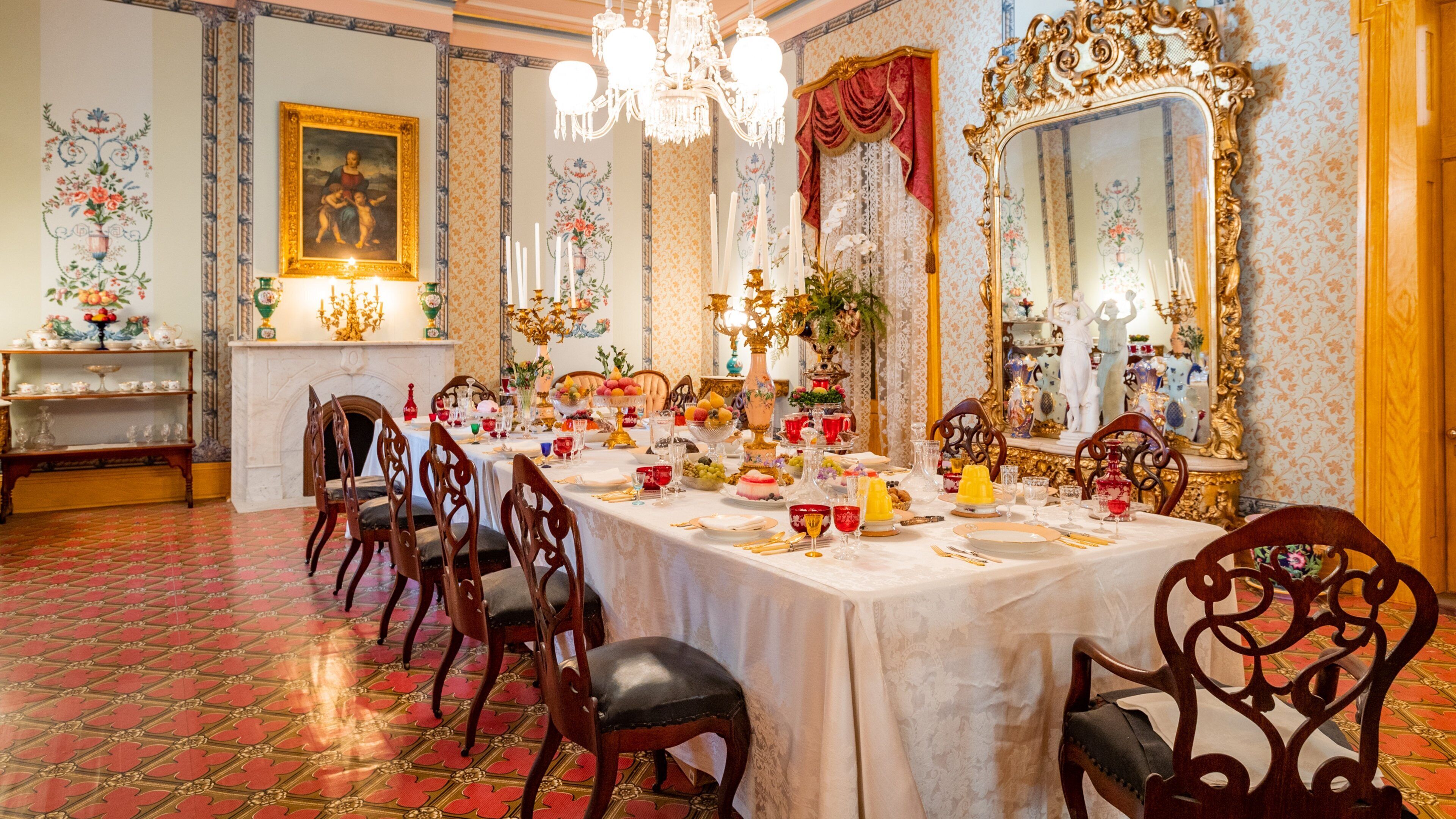 Belmont Mansion featuring a house, interior views and heritage elements