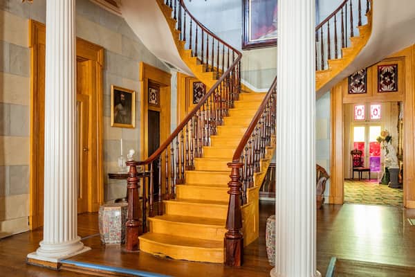Belmont Mansion which includes heritage elements, interior views and a house