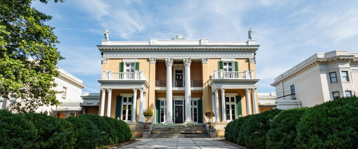 Belmont Mansion featuring heritage elements and a house