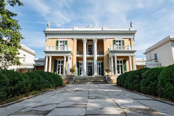 Belmont Mansion featuring heritage elements and a house