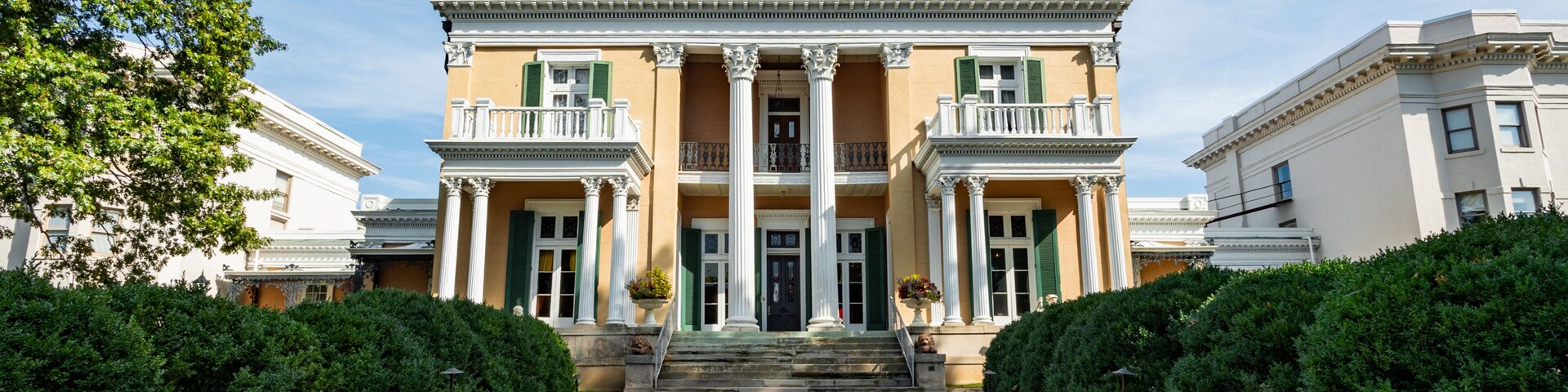 Belmont Mansion featuring heritage elements and a house