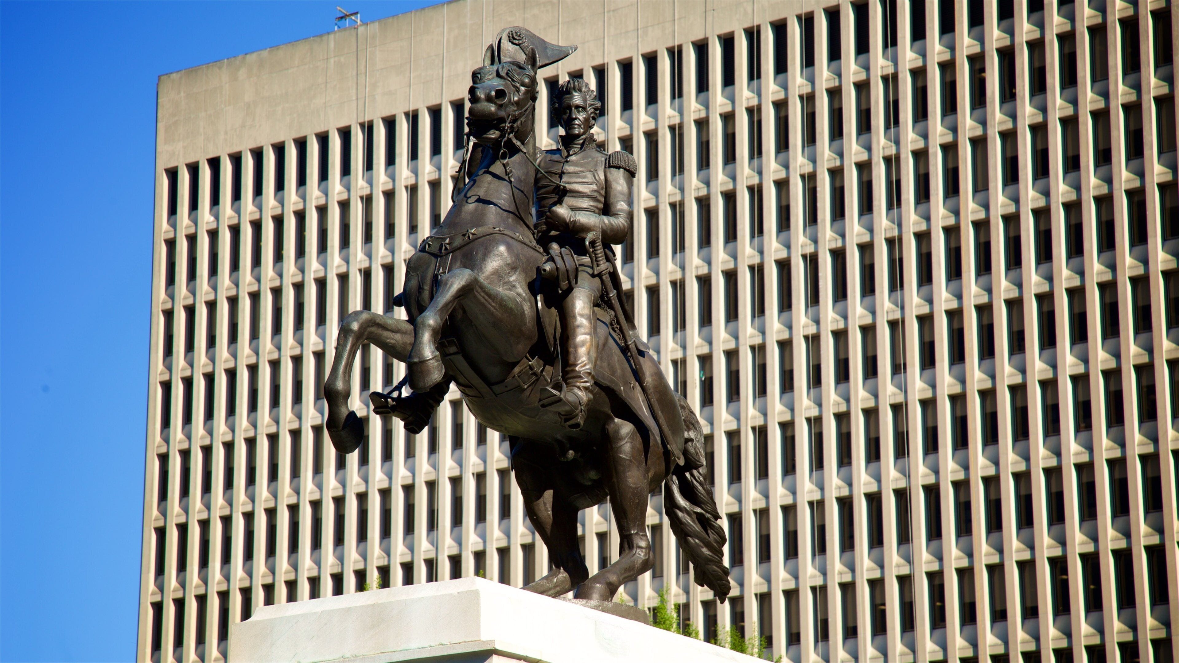 Tennessee State Capitol som viser en statue eller en skulptur