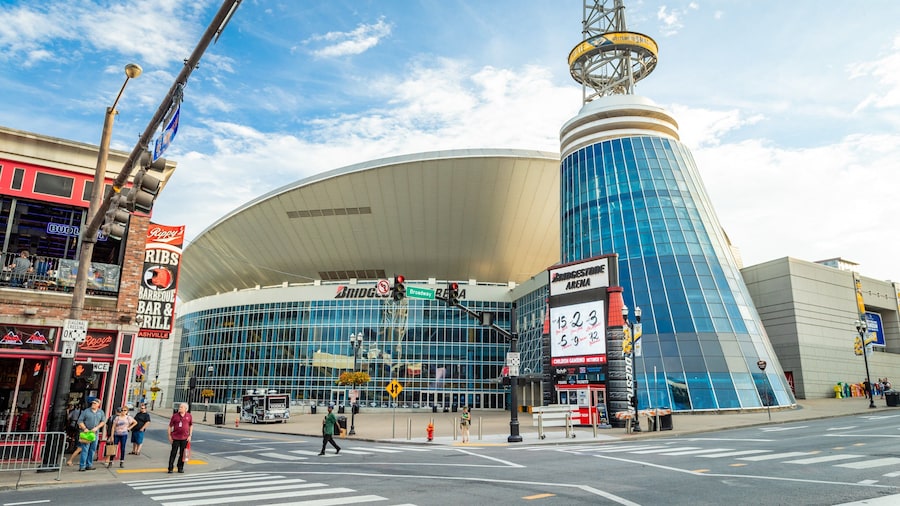 Bridgestone Arena showing modern architecture, street scenes and a city