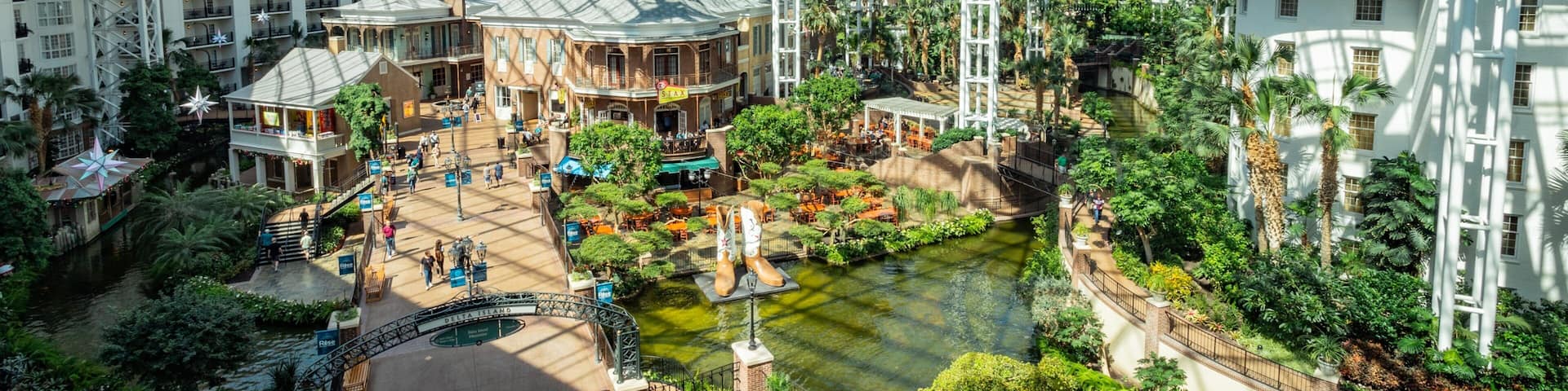 Opryland Hotel Gardens showing a garden and interior views