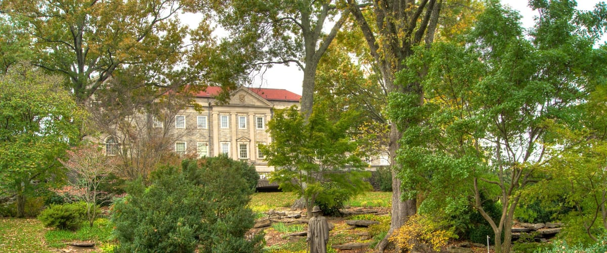 Cheekwood Botanical Gardens and Museum of Art welches beinhaltet Park, Statue oder Skulptur und Landschaften