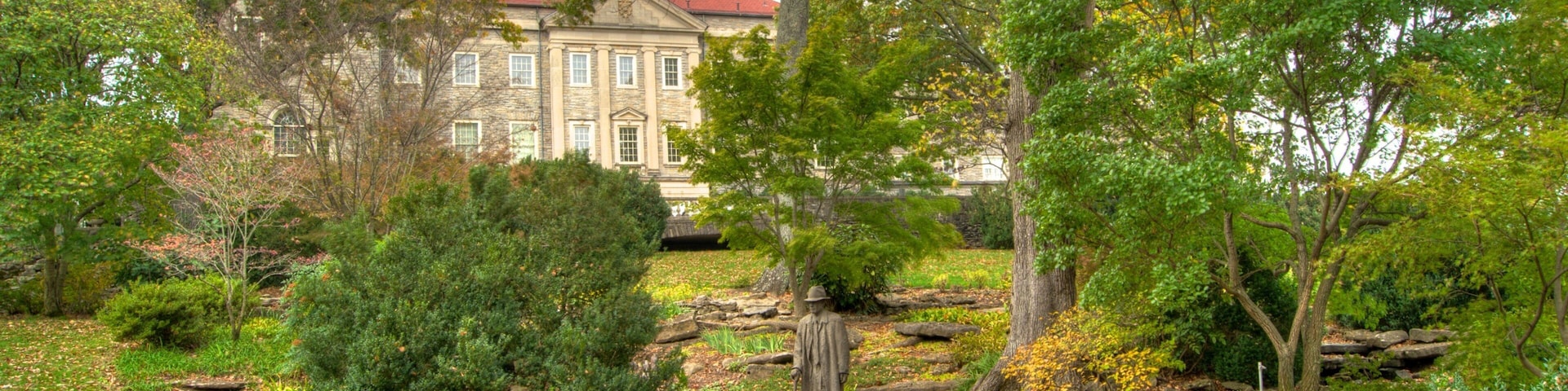 Cheekwood 植物園和美術館 其中包括 公園, 山水美景 和 雕像或雕塑