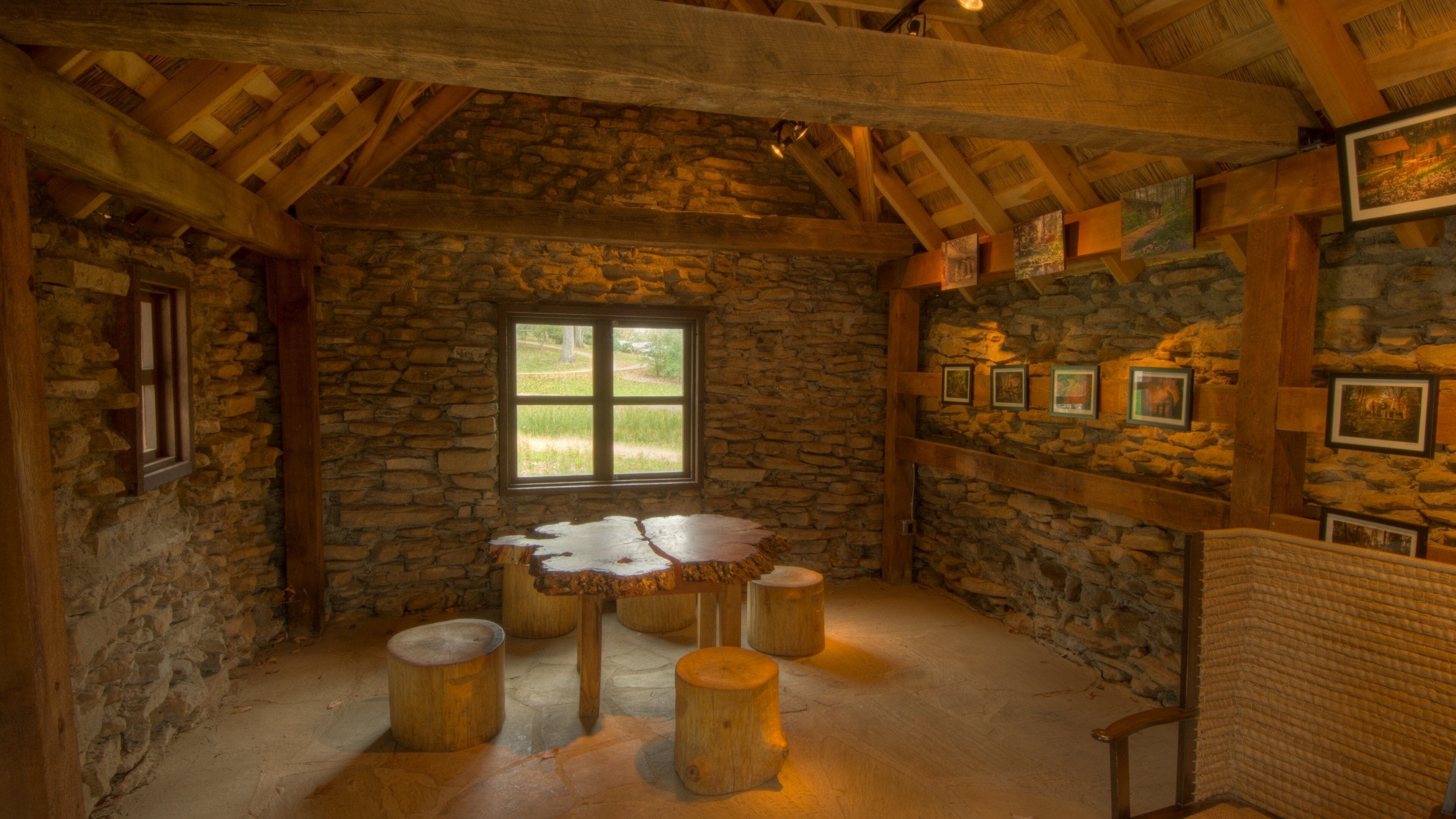 Cheekwood Botanical Gardens and Museum of Art showing interior views