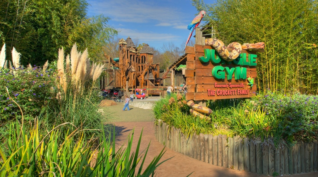 Nashville Zoo som inkluderer dyrehagedyr og skilt