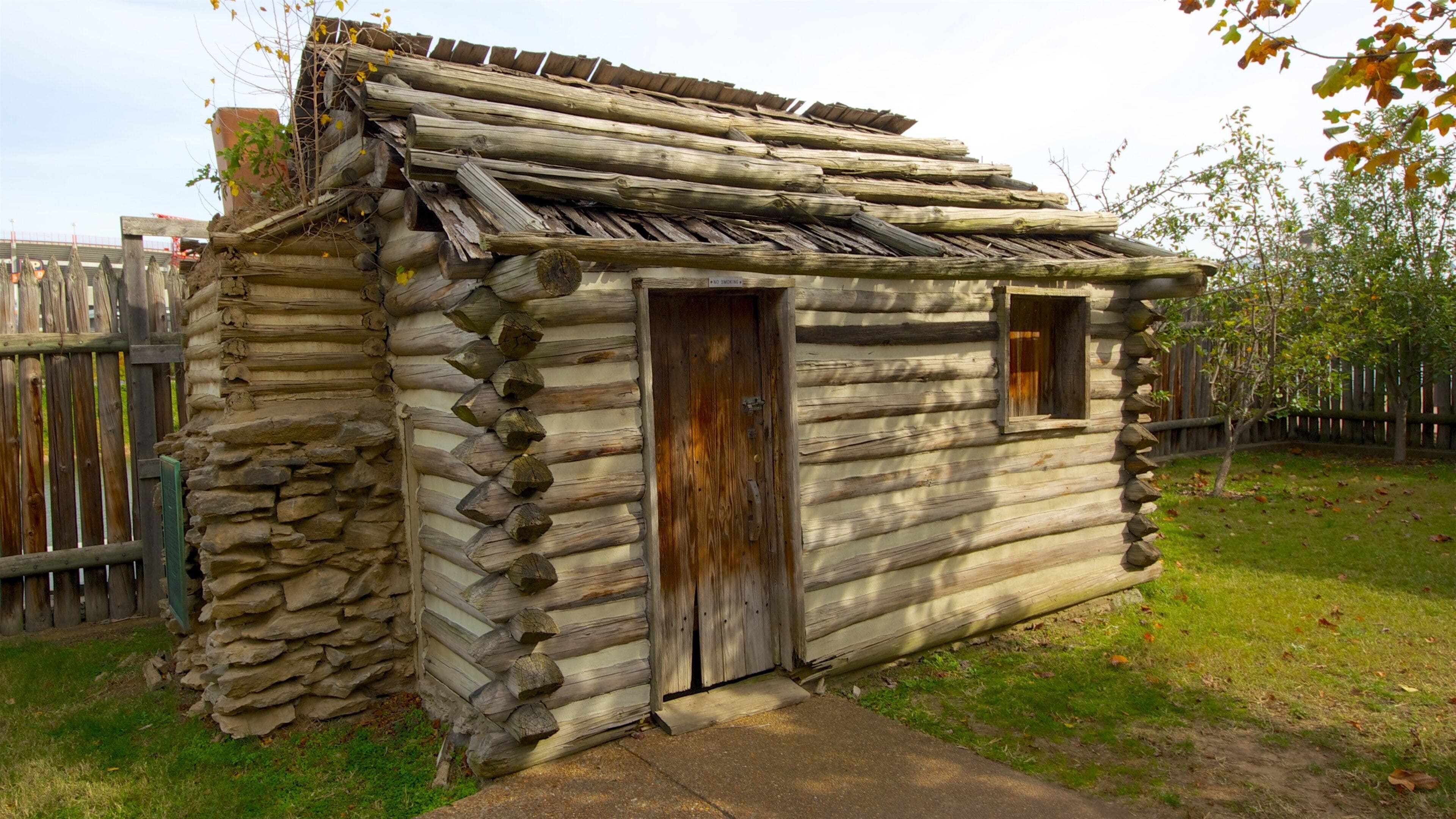 Riverfront Park som viser hus, park og historisk arkitektur