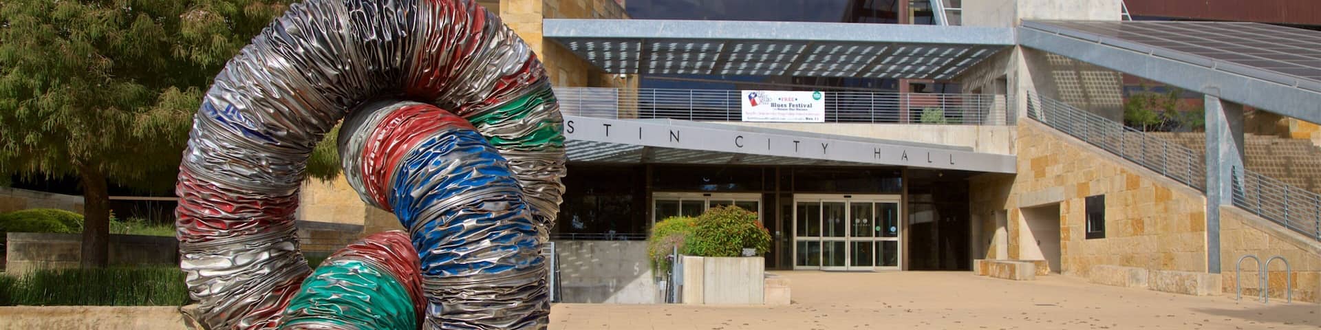 Austin City Hall showing outdoor art