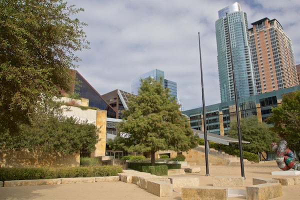 Austin City Hall which includes a skyscraper and a city