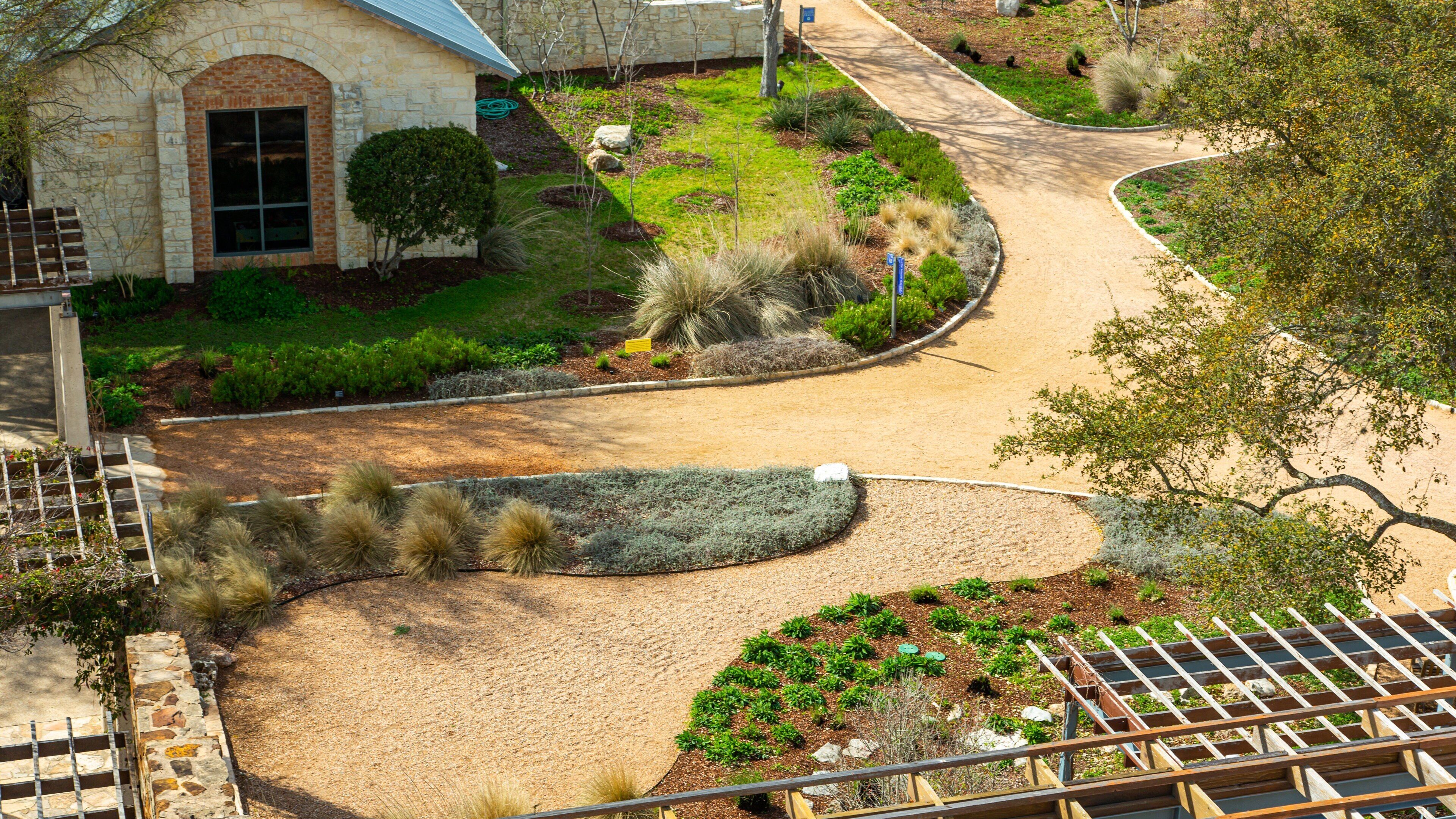 Lady Bird Johnson Wildflower Center which includes a garden