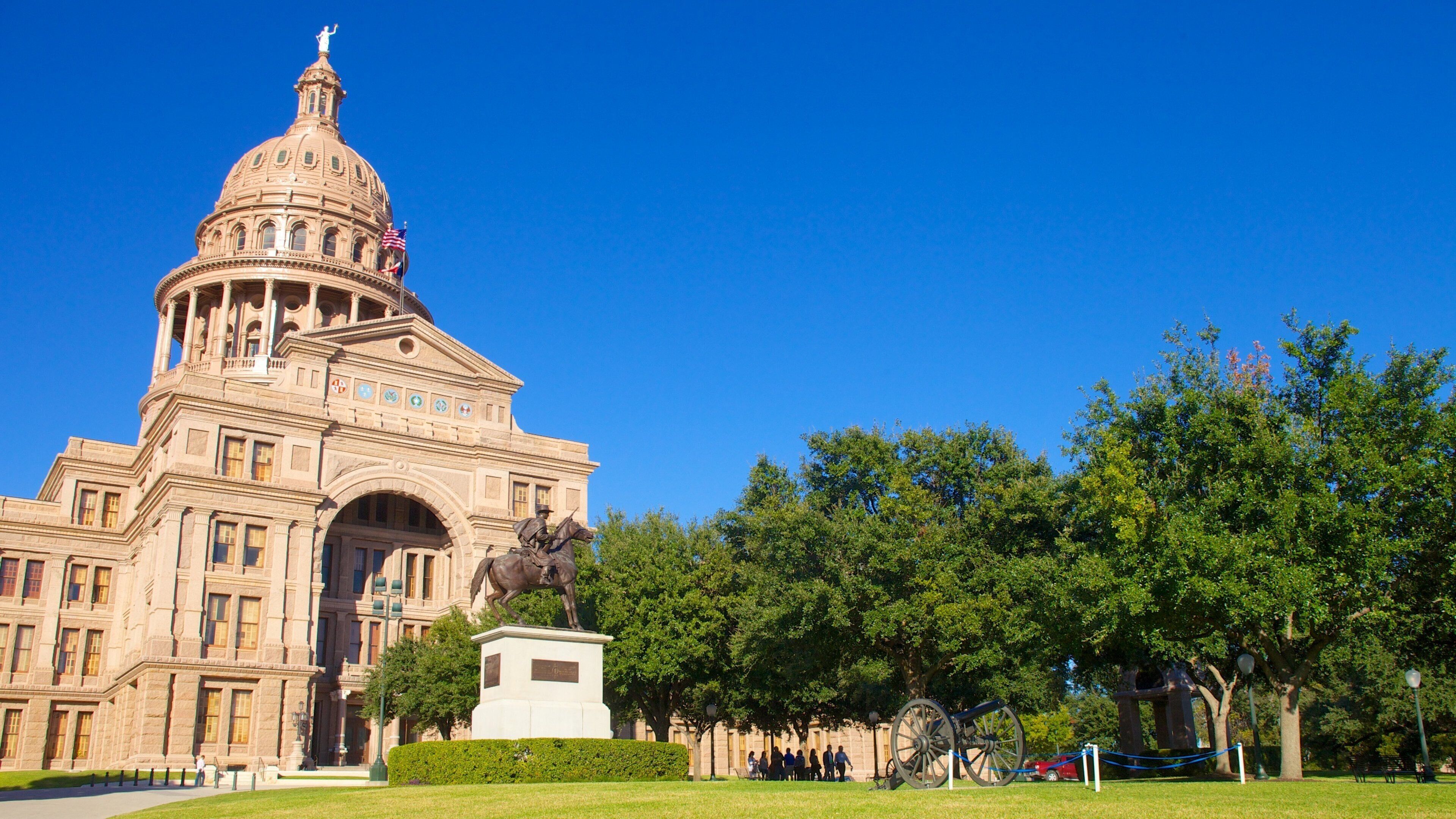 Texas State Capitol which includes an administrative building, a city and heritage architecture