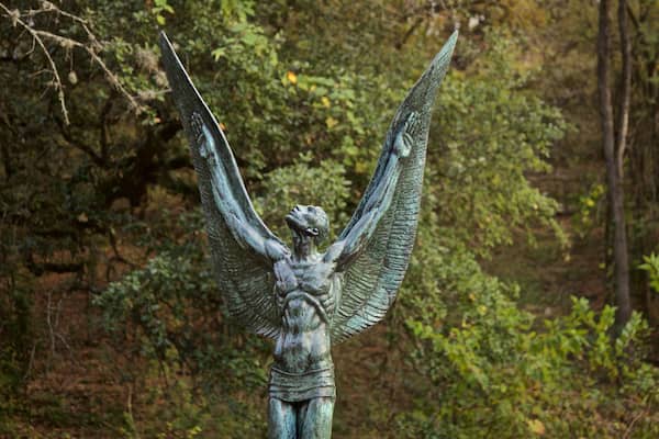 Museo y jardín de esculturas Umlauf mostrando una estatua o escultura