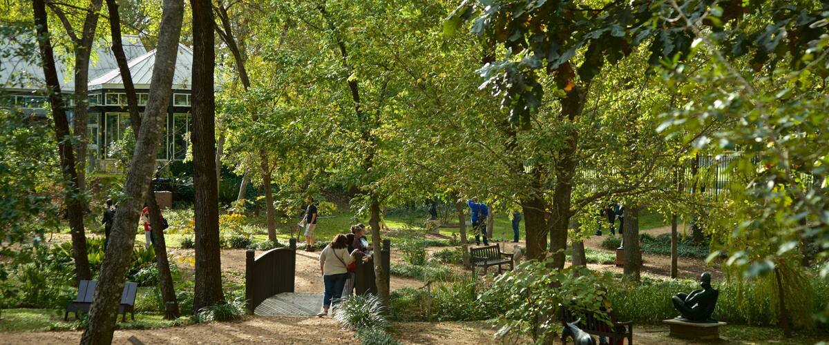 Bảo tàng và Công viên Điêu khắc Umlauf có tính năng công viên