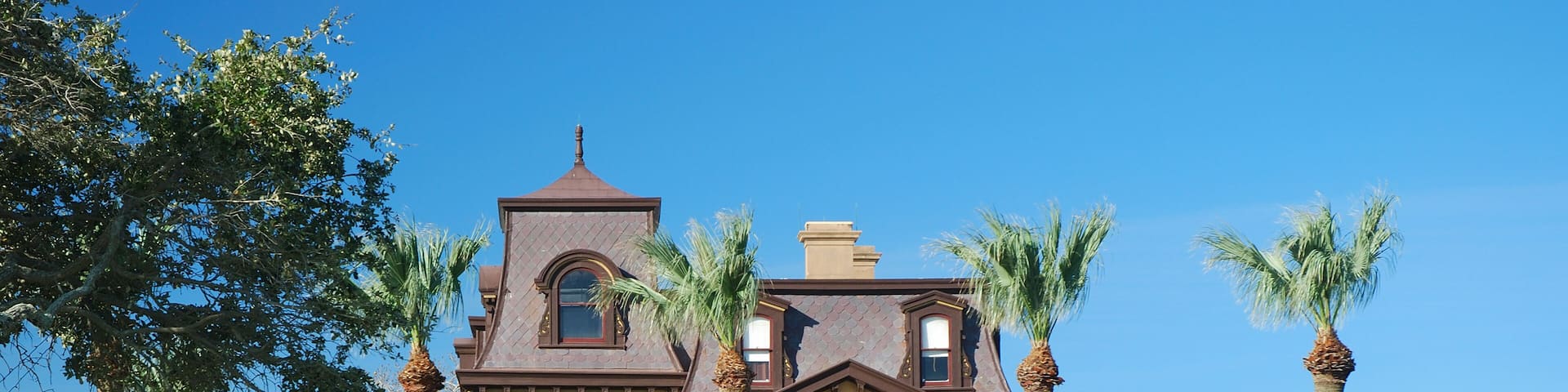 A beautiful view of the bayfront Manison.