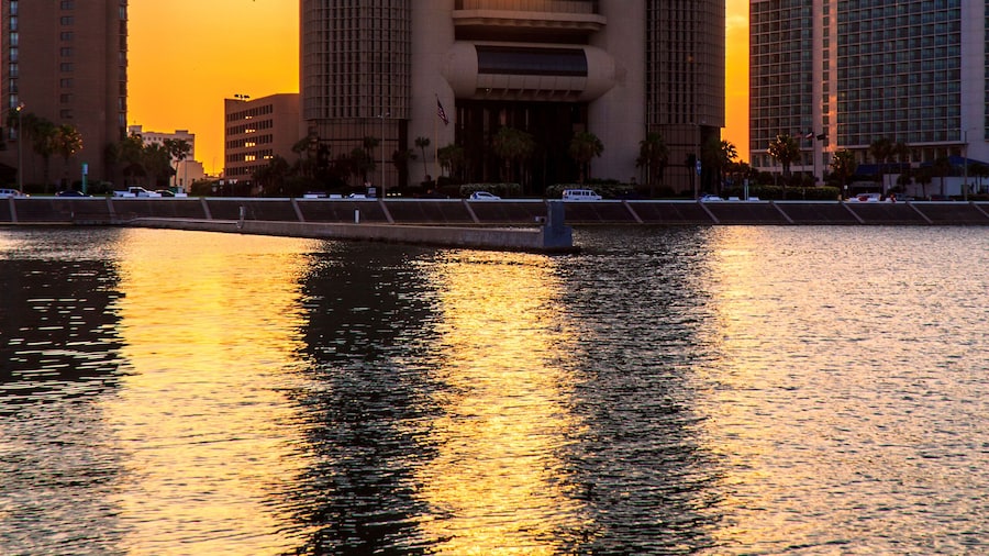 One Shoreline 廣場