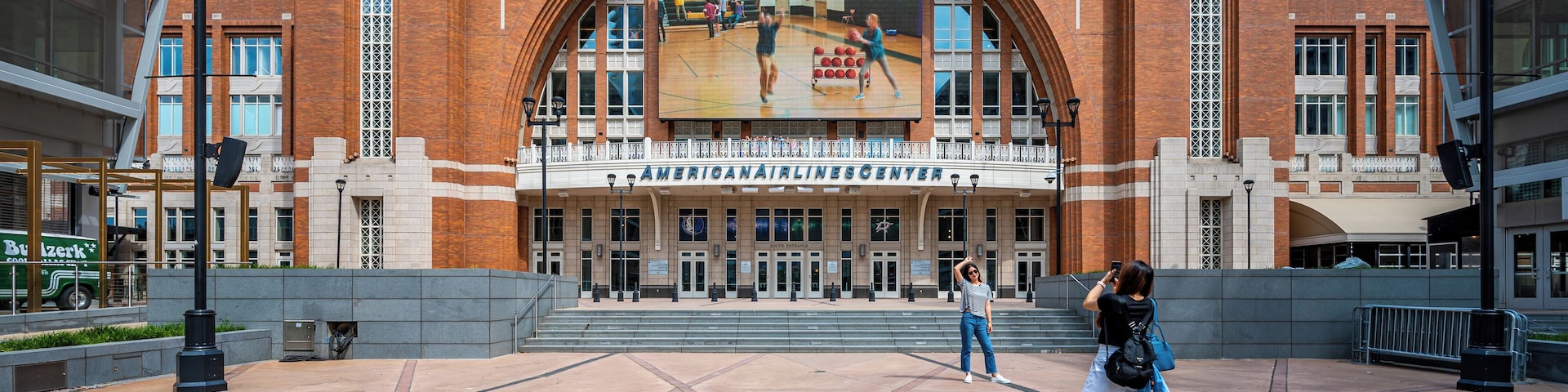Dallas_AmericanAirlinesCenter_6081071-3