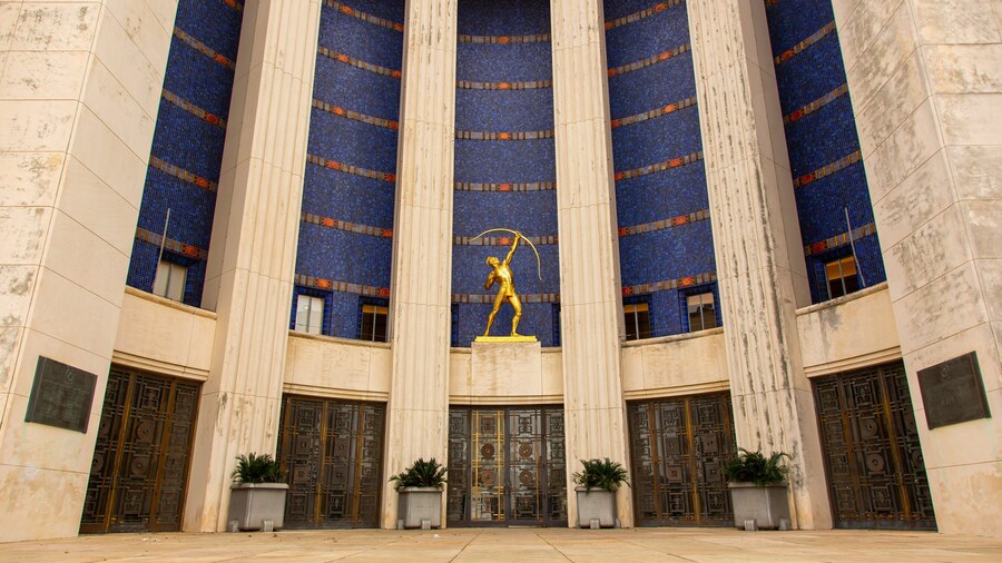 Hall of State featuring a statue or sculpture