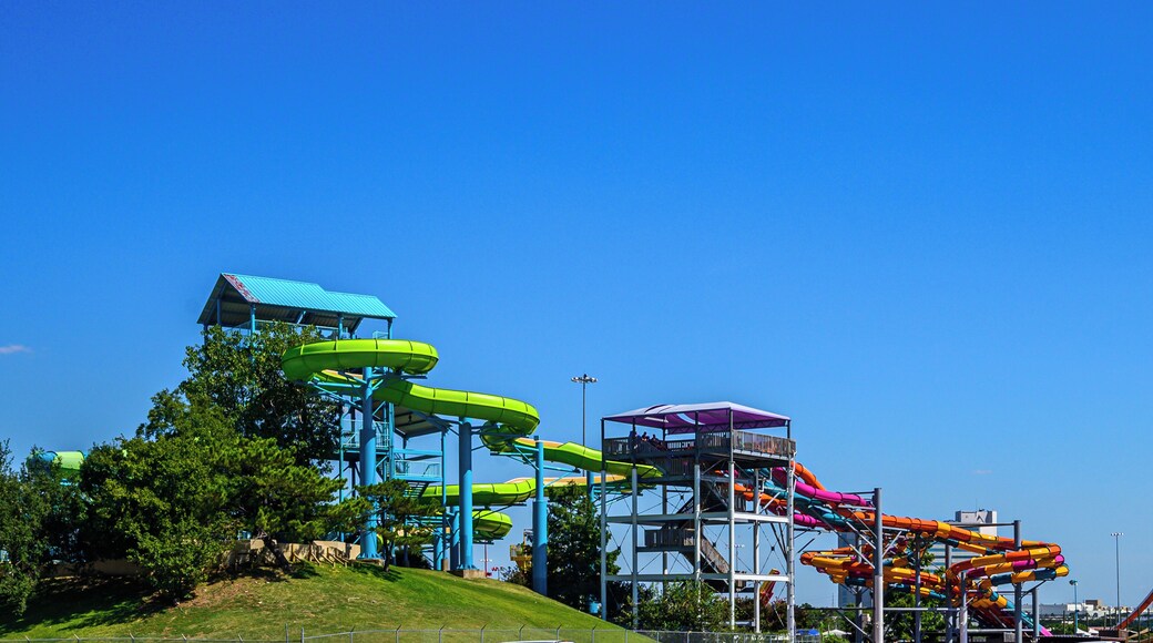 Dallas_SixFlagsHurricaneHarbor_6081115-3