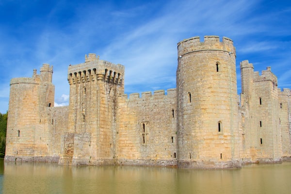 ChĂąteau de Bodiam mettant en vedette patrimoine historique, chĂąteau ou palais et patrimoine architectural