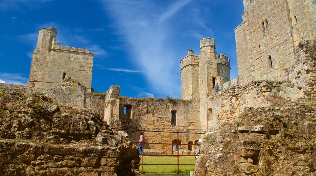 博迪恩城堡 呈现出 遺址 和 傳統元素