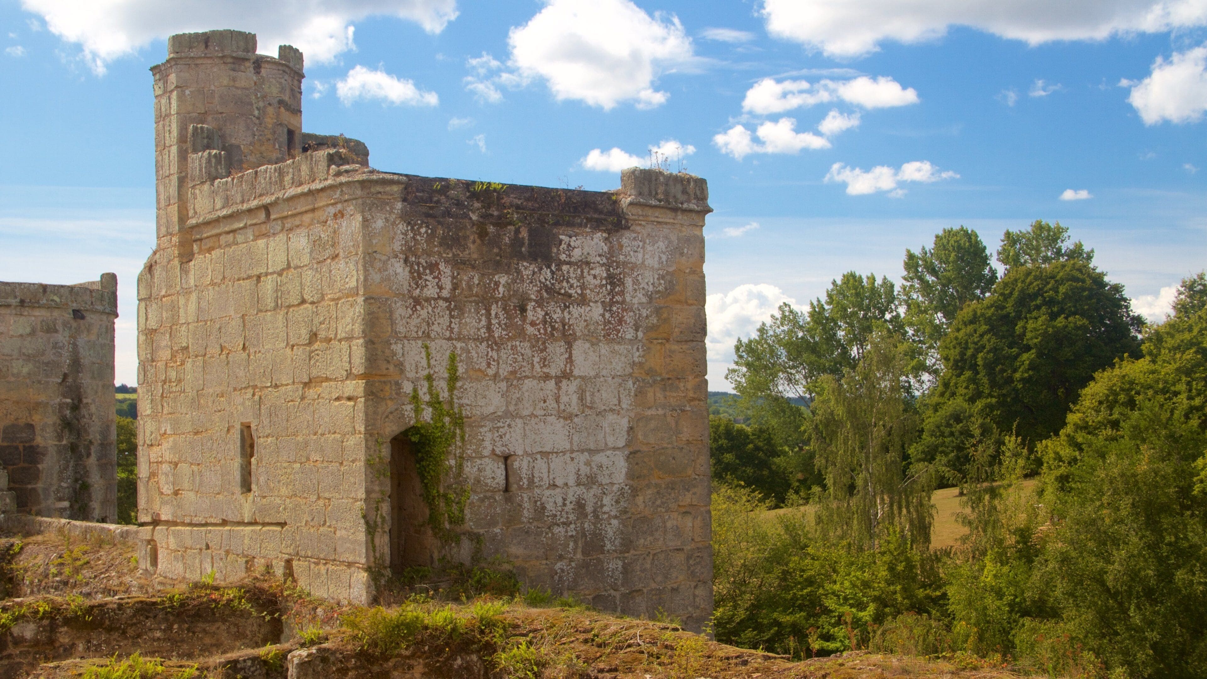 Bodiam slott som viser kulturarv og bygningsruiner
