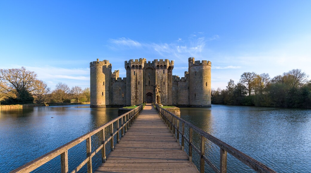 Bodiam Castle, 14th-century medieval fortress with moat and soaring towers in Robertsbridge, East Sussex, England.