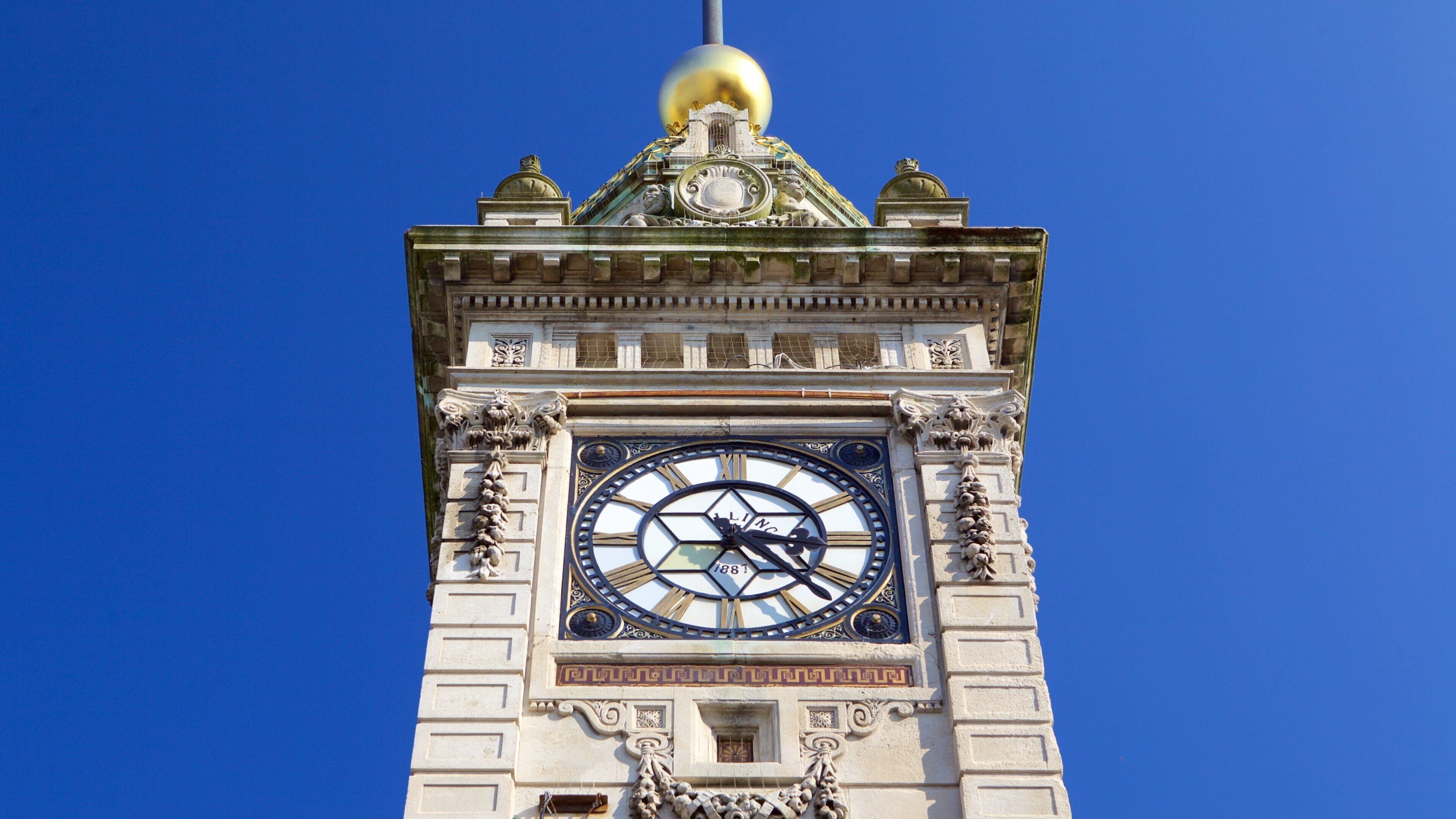 Brighton Clock Tower ofreciendo elementos patrimoniales