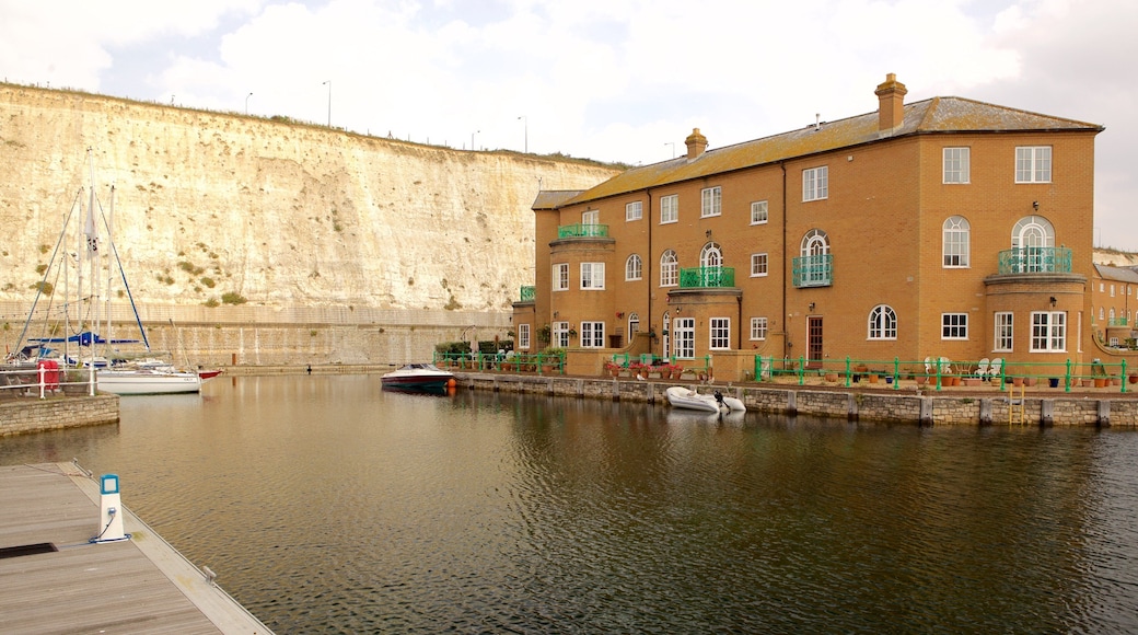 브라이턴 마리나 이 포함 집 과 마리나