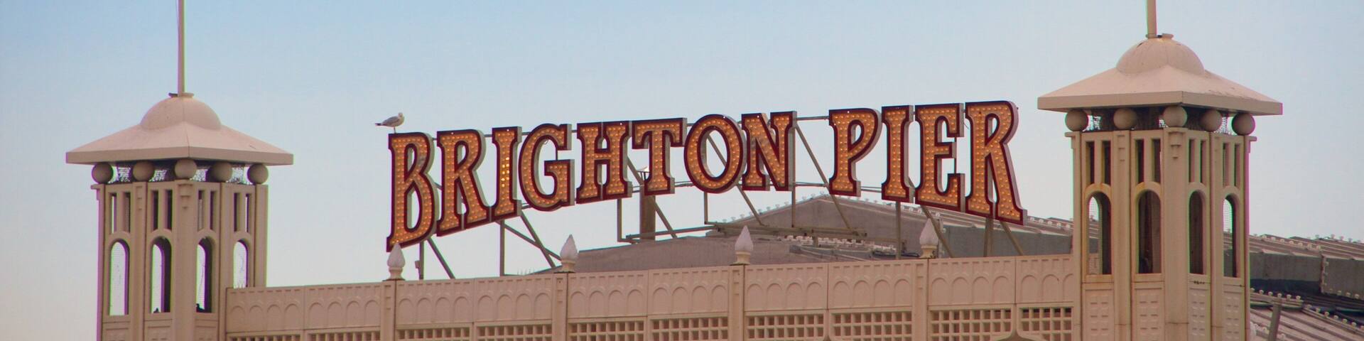 Brighton Pier das einen Beschilderung