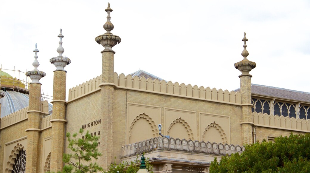 Brighton Royal Pavilion fasiliteter samt historisk arkitektur og kulturarv