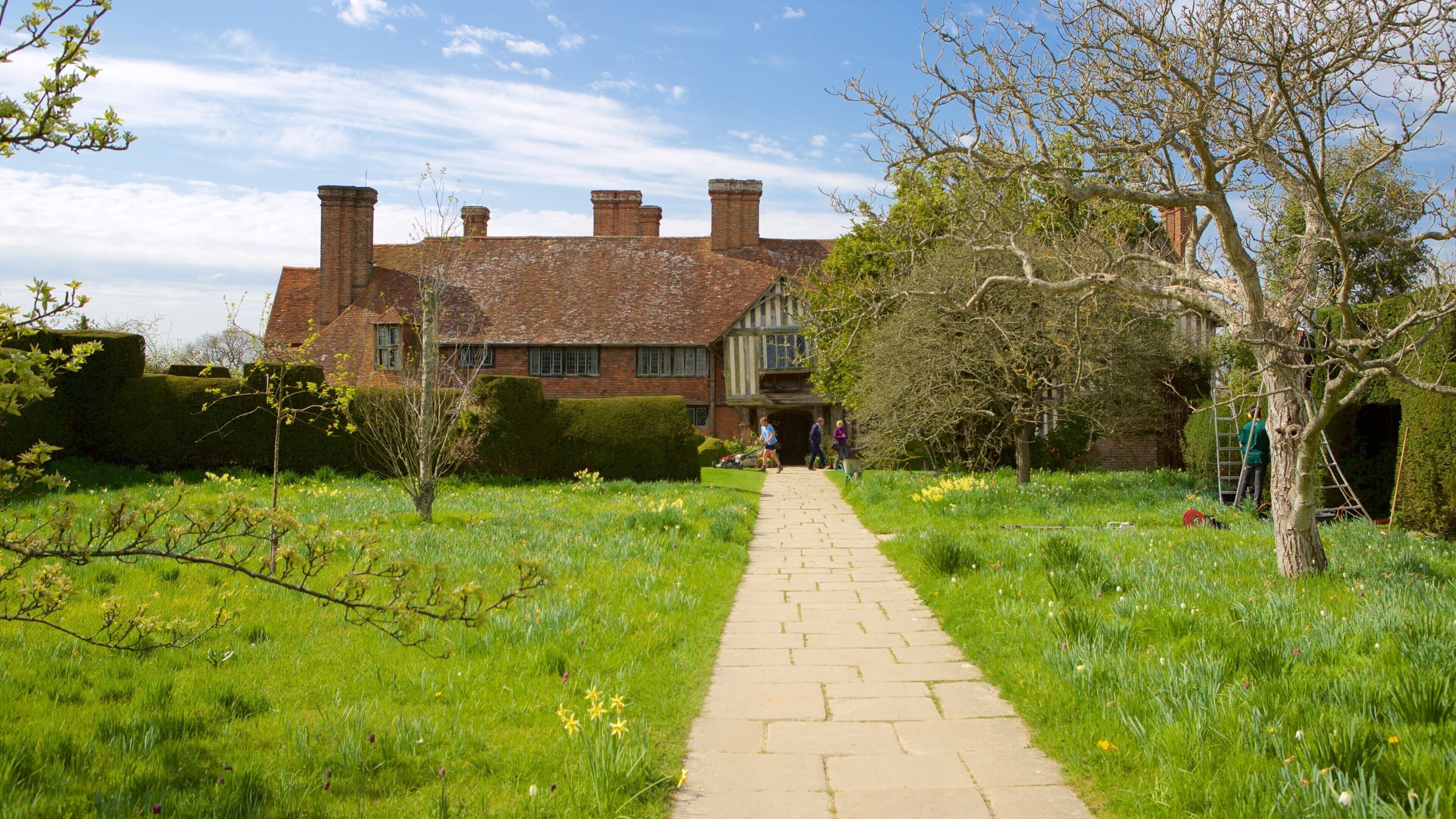 Great Dixter House and Gardens bevat historisch erfgoed en een tuin