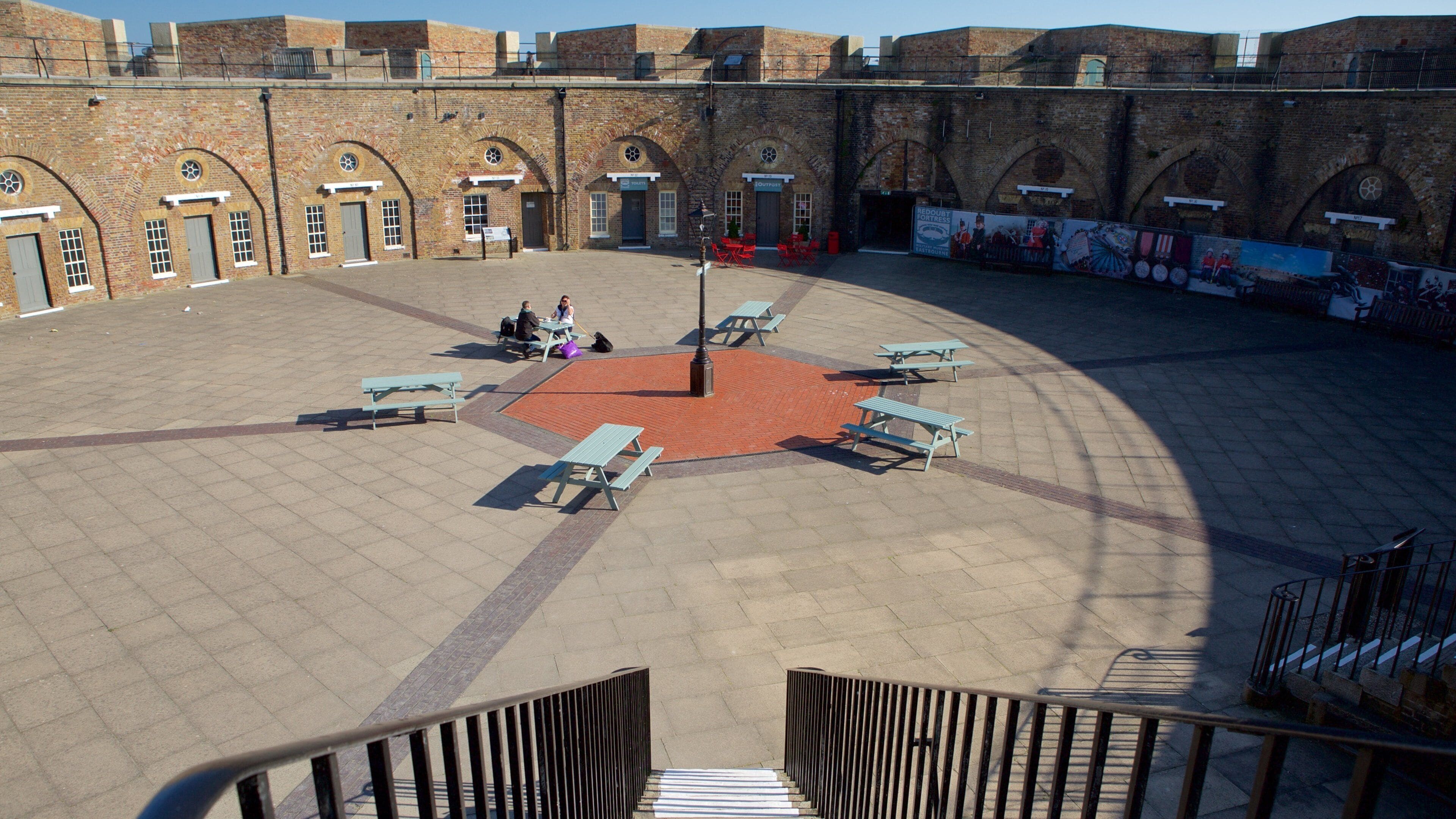 Redoubt Fortress and Military Museum featuring tori ja perintökohteet