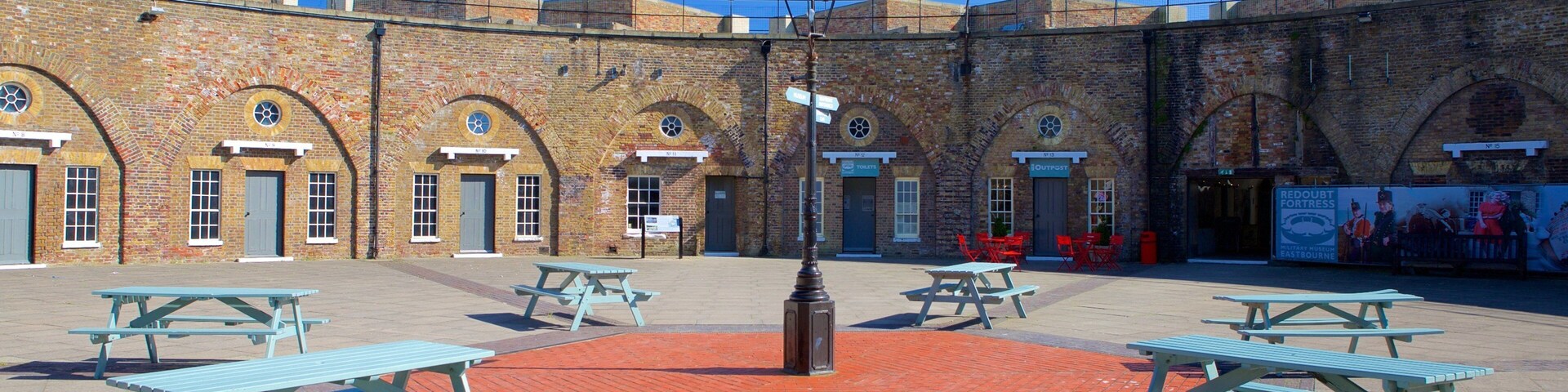 Redoubt Fortress and Military Museum showing a square or plaza and heritage elements