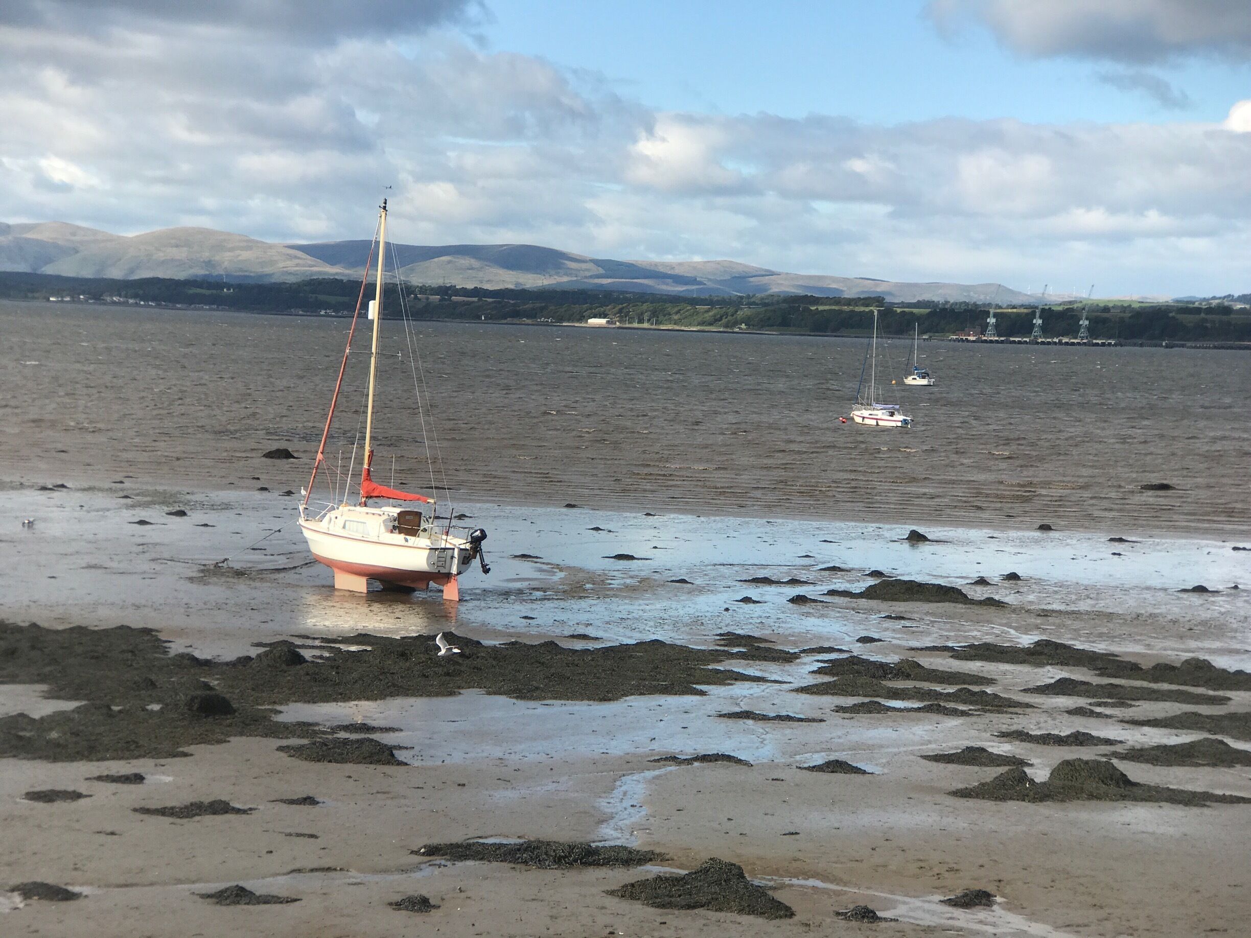 Low tide created this amazing view on my walk to Blackness castle, set to an Epic Outlander episode. 

Lots of shells and even some sand glass. 

#LifeAtExpedia