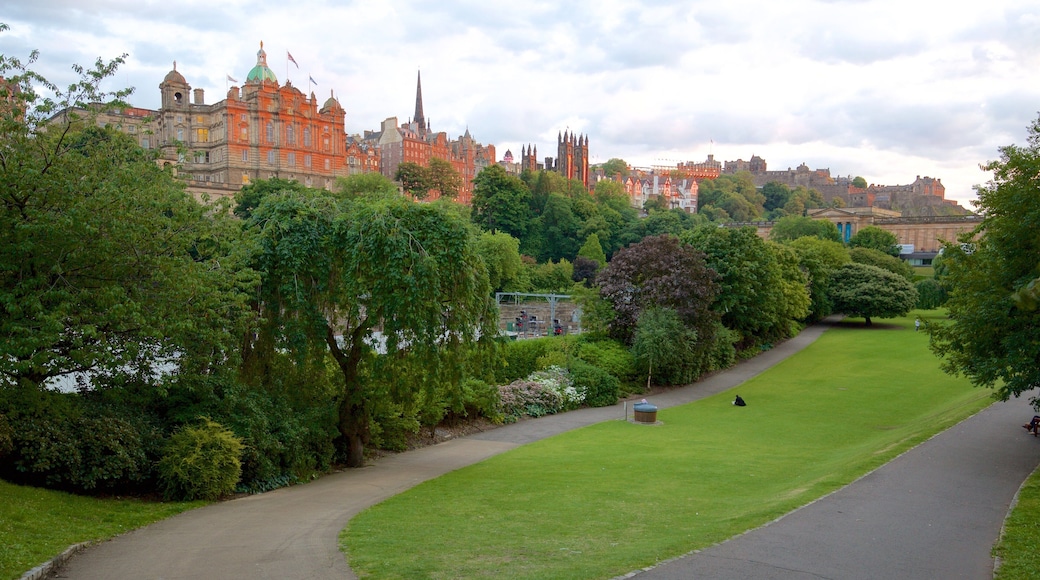 Princes Street Gardens featuring a garden