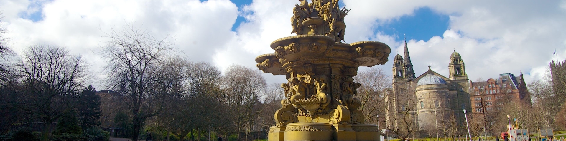 Princes Street Gardens which includes a statue or sculpture and a fountain
