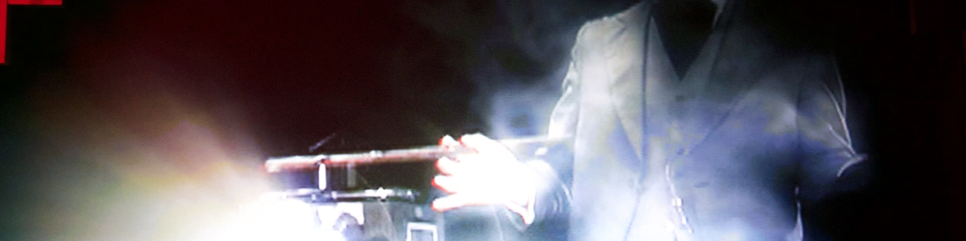 Scotch Whisky Heritage Centre caracterizando vistas internas assim como um homem sozinho