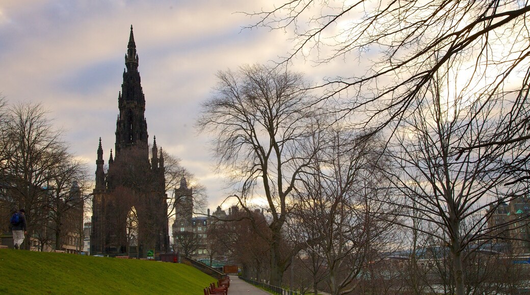 Scott Monument featuring a monument and heritage elements
